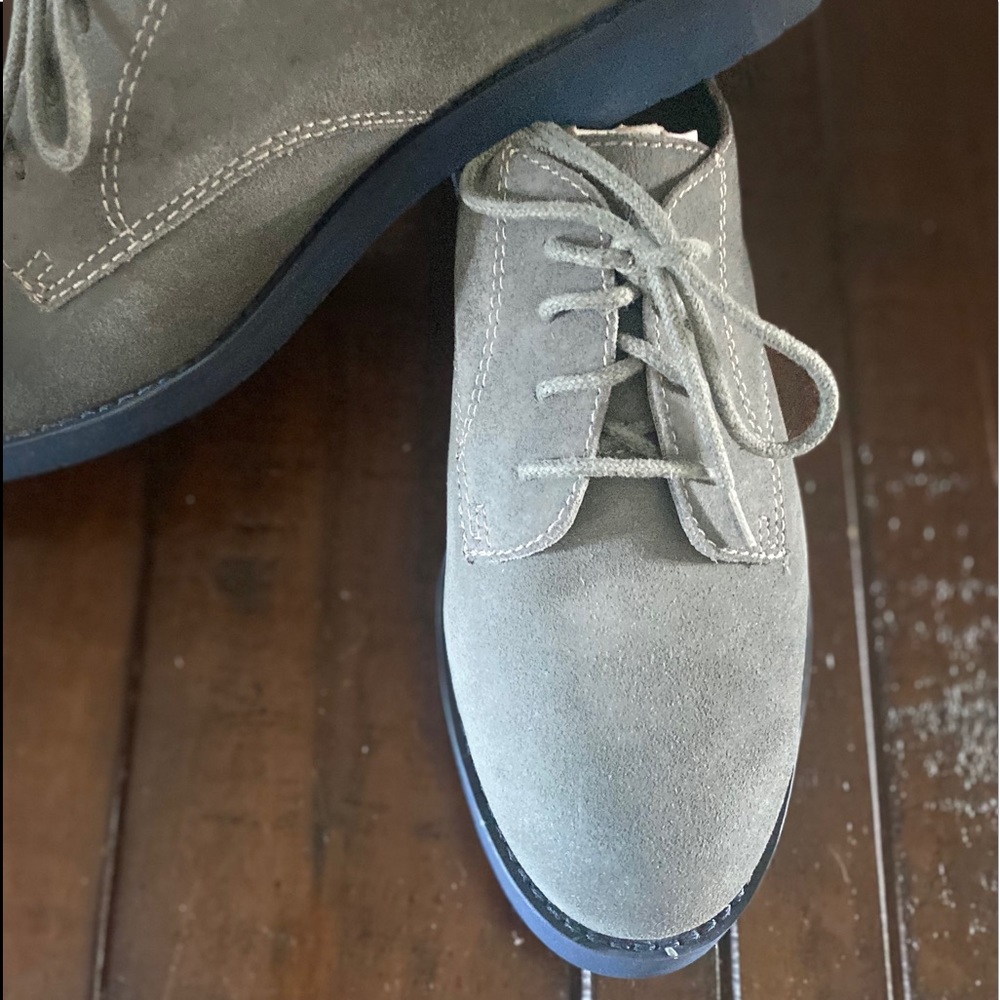 Bass “Emma” classic bucs grey suede size 7.5